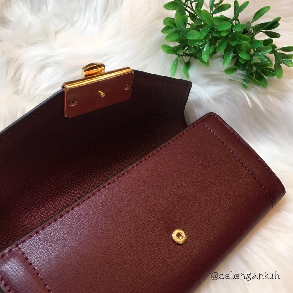 💕NEW Michael Kors Kinsley Carryall Leather Wallet - Picture 2 of 5